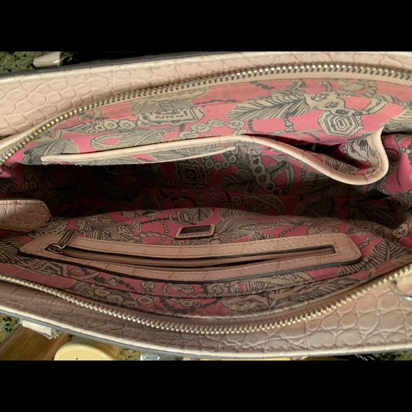 Guess crossbosy purse - Picture 4 of 5